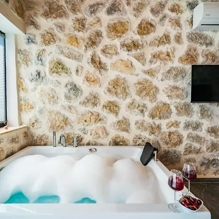 Ulus 1 4* Kalkan